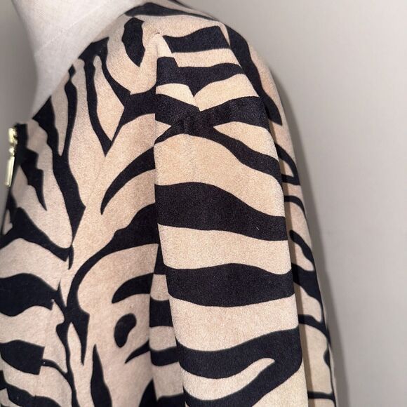 CHICOS Jacket Size 2 Black Brown Zebra Stripe Animal Print Zip Front Long Sleeve - Picture 4 of 9